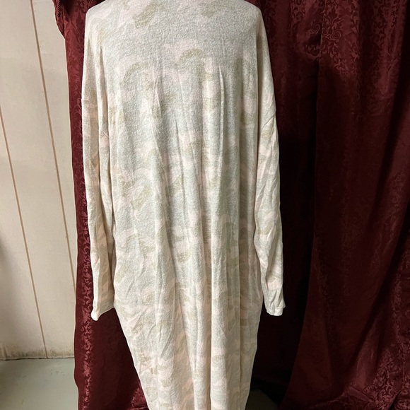 Venus Camo Duster - Picture 2 of 3